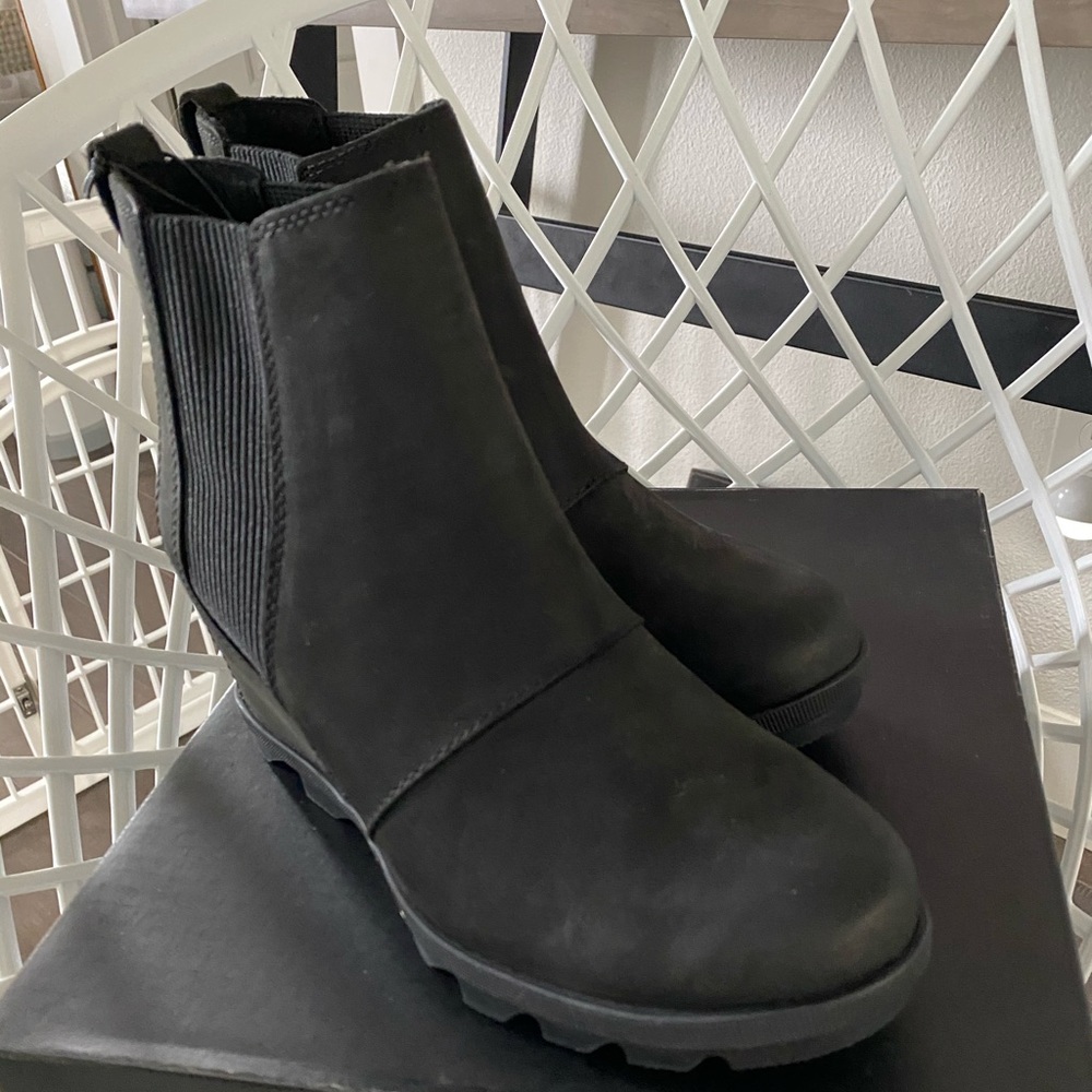 Joan of Arctic Wedge II Chelsea